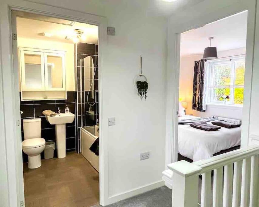 Апартаменти Loch Leven Getaway - 2 Bed House Кінросс Екстер'єр фото