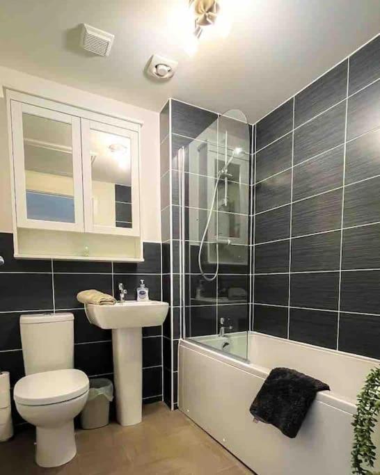 Апартаменти Loch Leven Getaway - 2 Bed House Кінросс Екстер'єр фото
